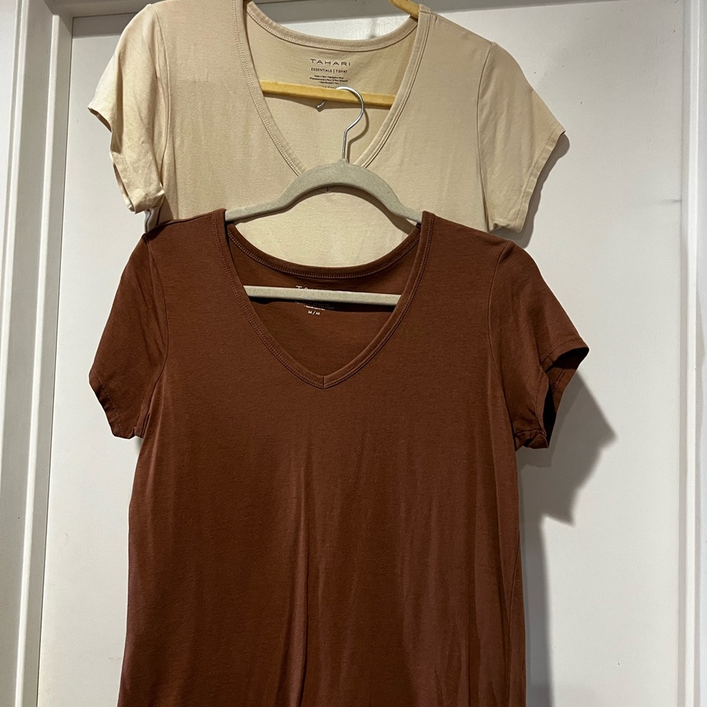 🛍️Tahari Women's V-Neck Tops - Brown and Cream